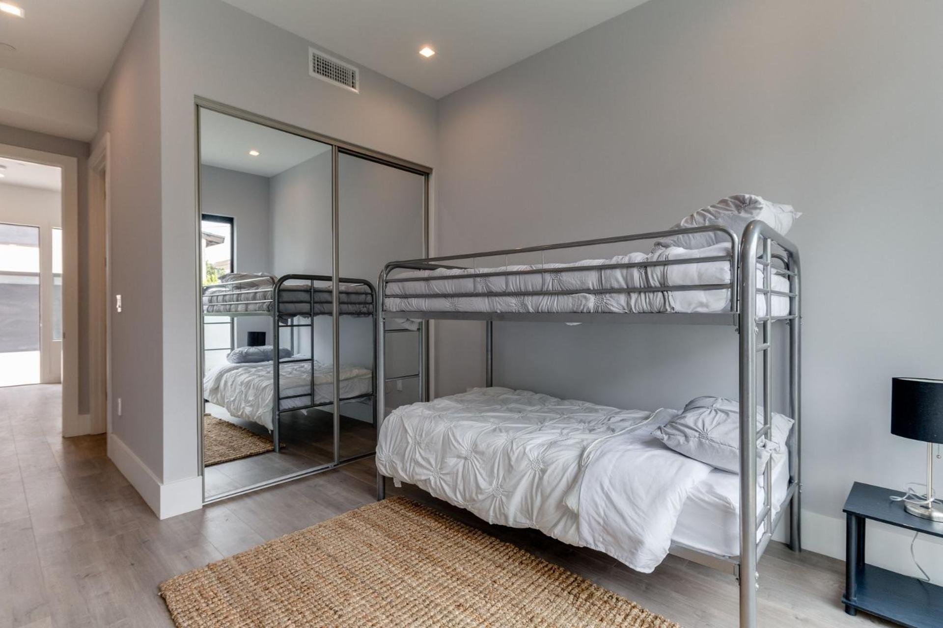 Luxury Modern 4 Bedroom With Rooftop Deck #4 Hébergement de vacances