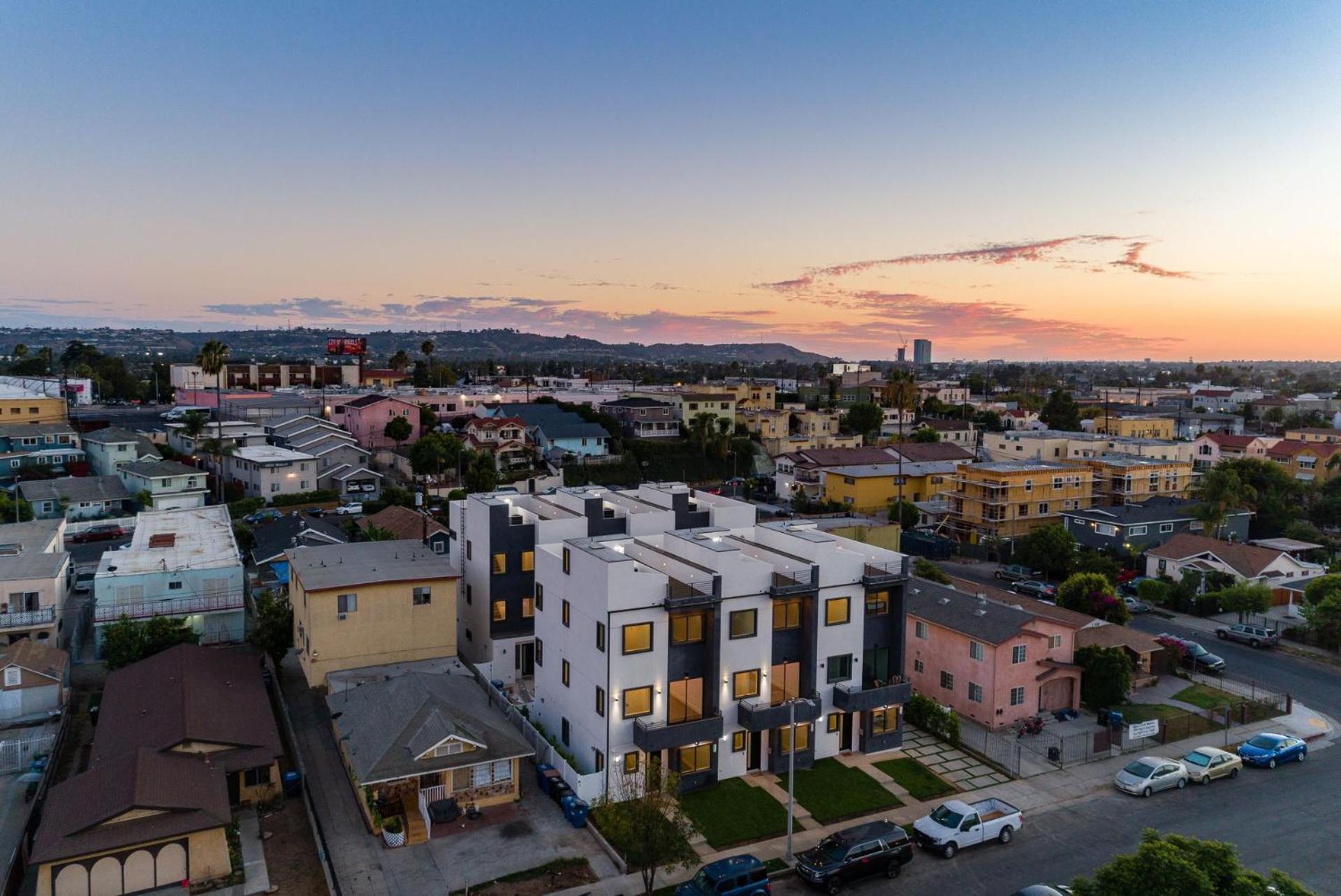 Luxury Modern 4 Bedroom With Rooftop Deck #4 Holiday home *